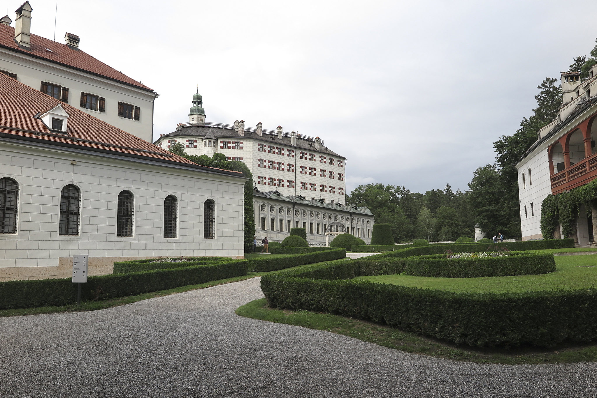 Schloss Ambras, Innsbruck (Photo license: CC BY-NC 2.0)